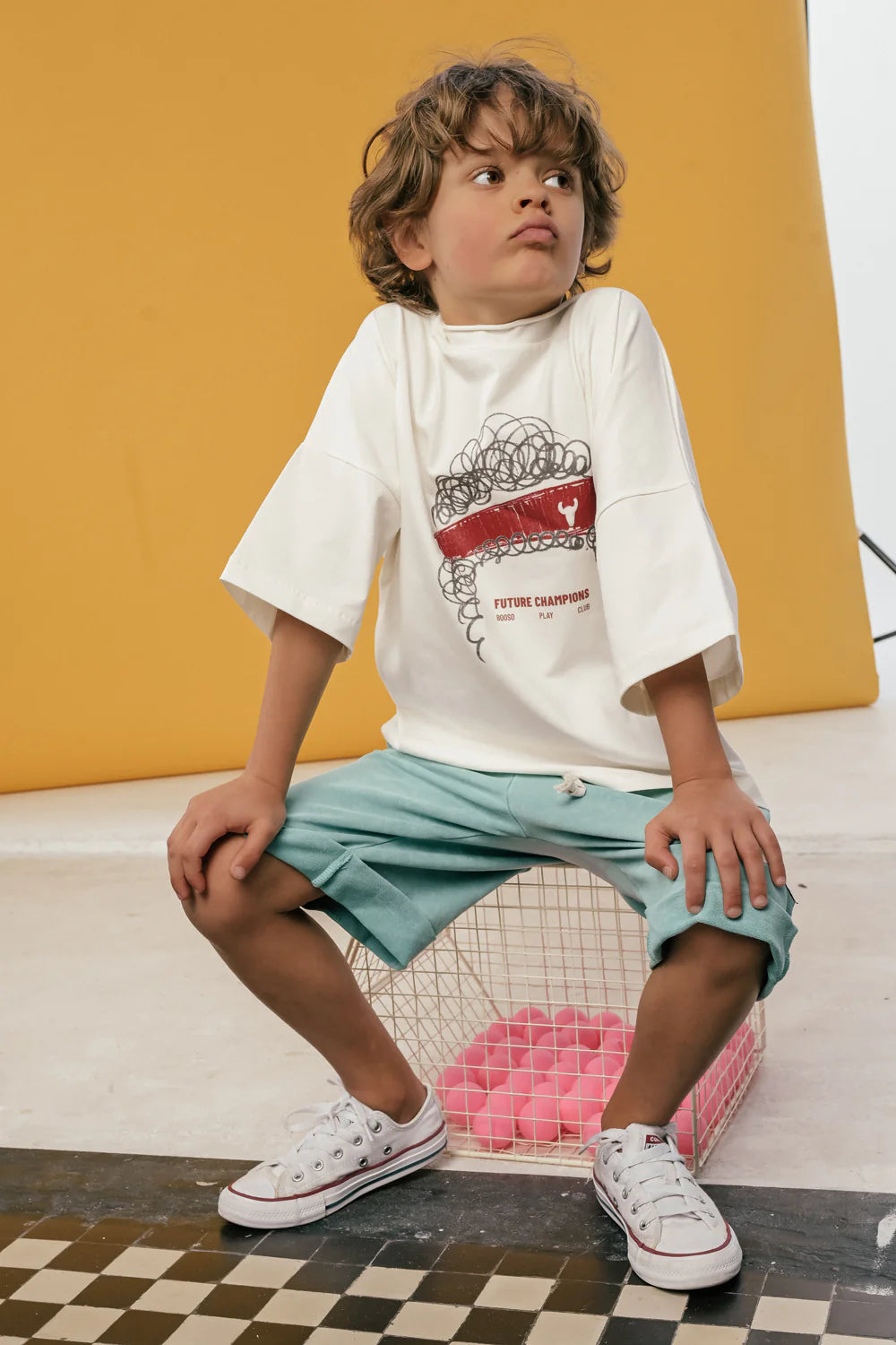 Hair ecru/red tee
