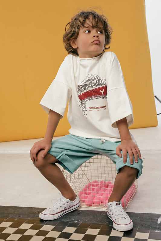 Hair ecru/red tee