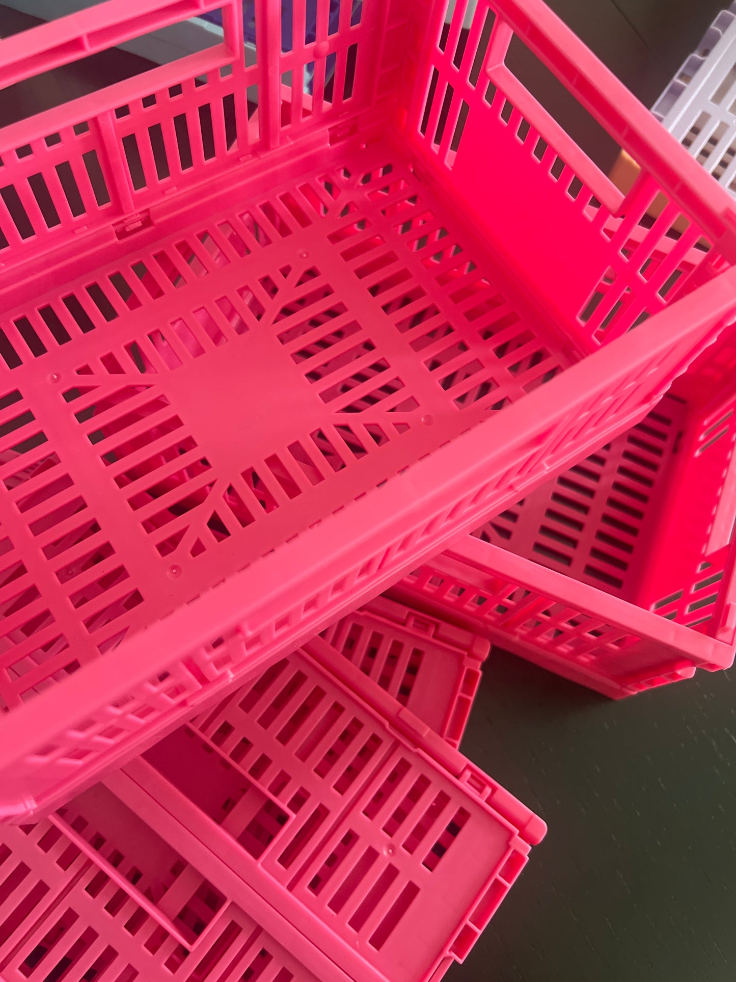 Crate small in fushia