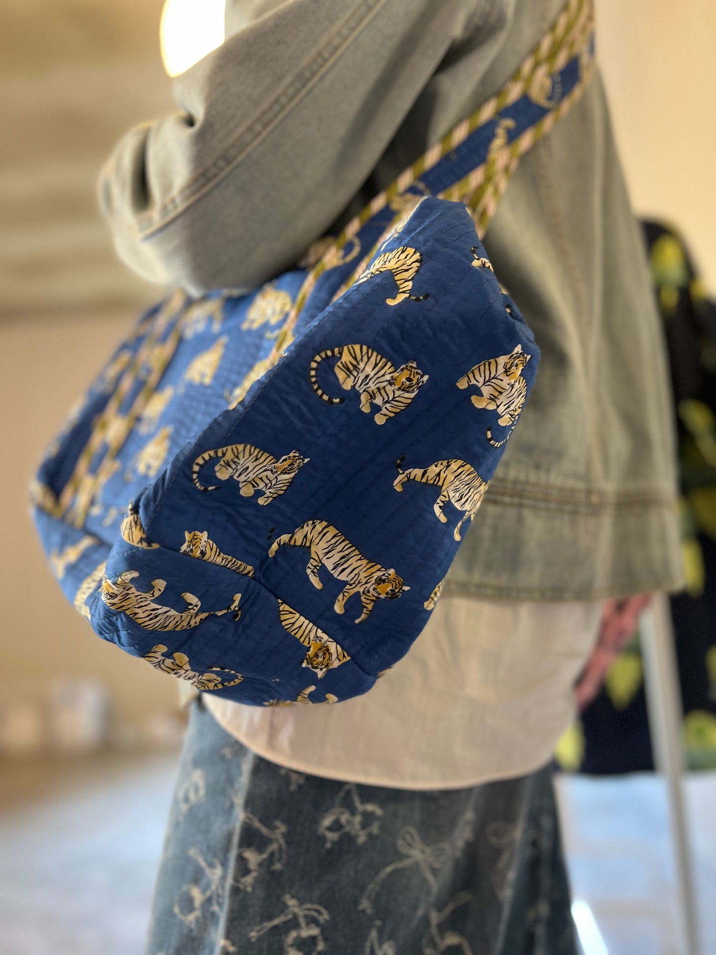 Everything tiger bag