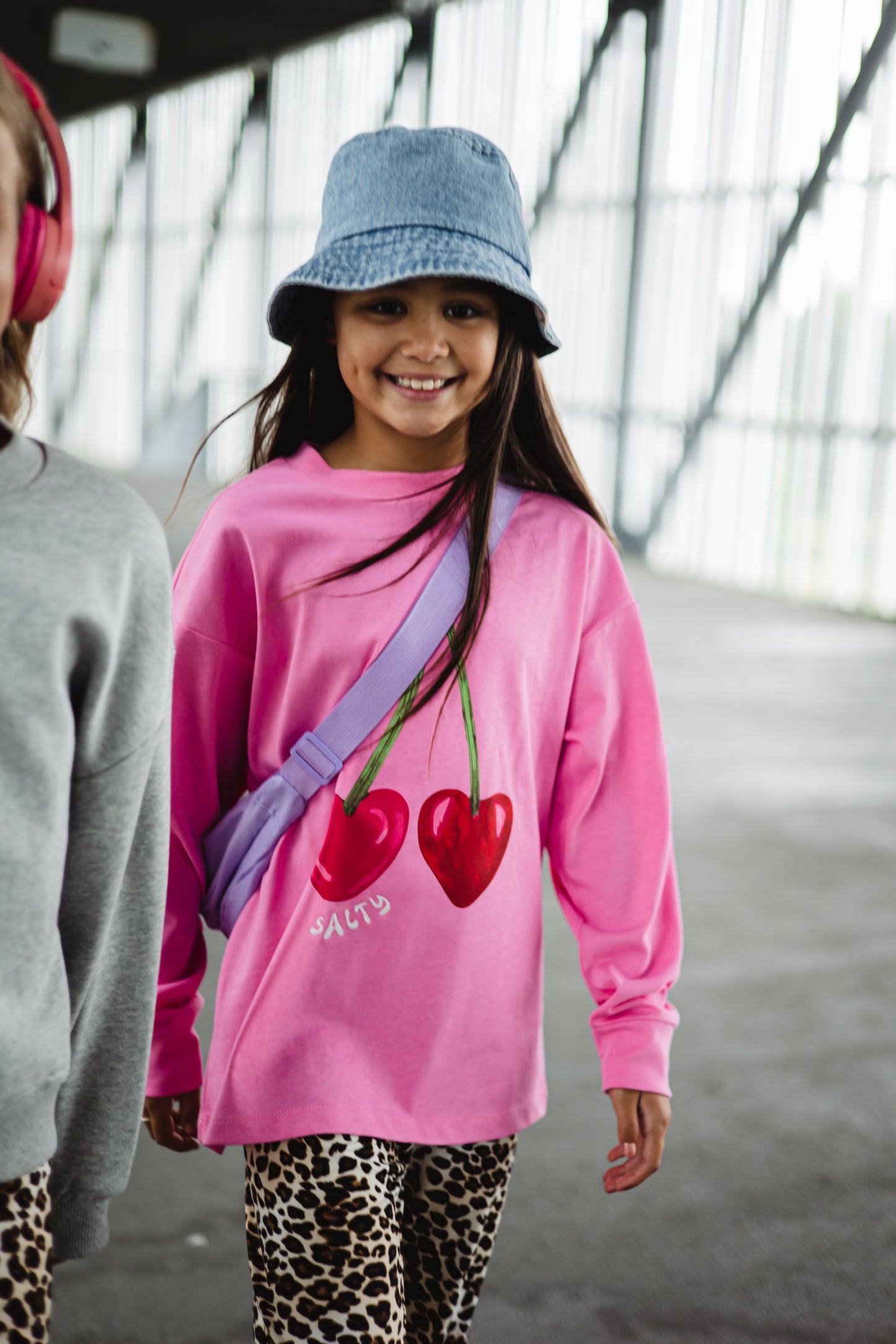 Salty skater tee cherry pink
