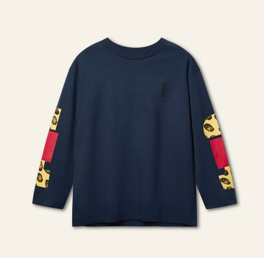 Block tee deep navy with a sleeve print