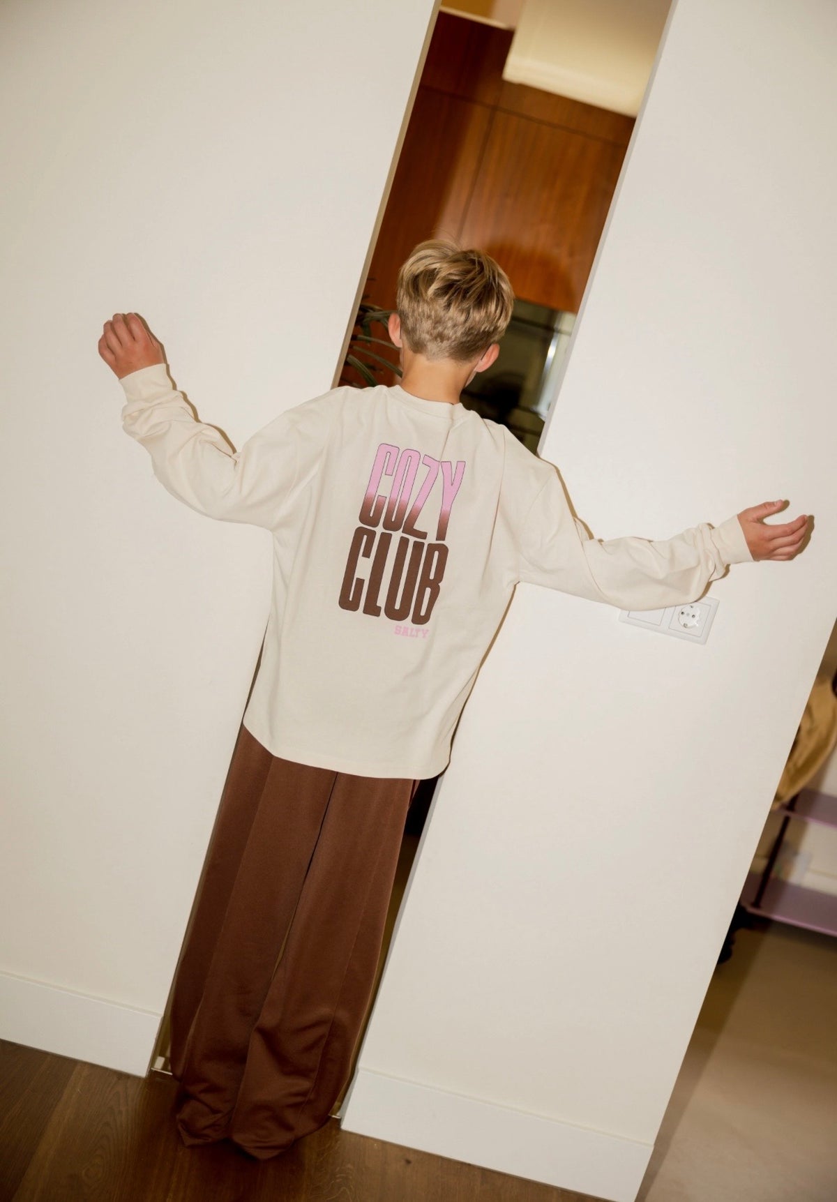 Salty skater tee cozy teddy beige