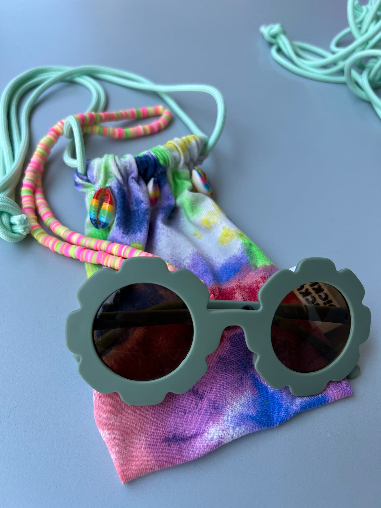 Pickypickle khakhi flower sunnies